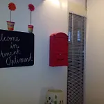 아파트 Optimist
