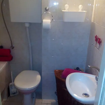 Optimist 公寓 *